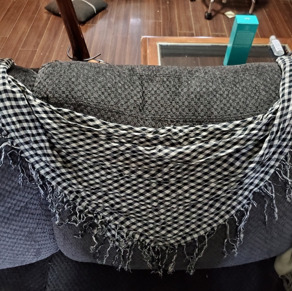 Scarf - Picture 1 of 1